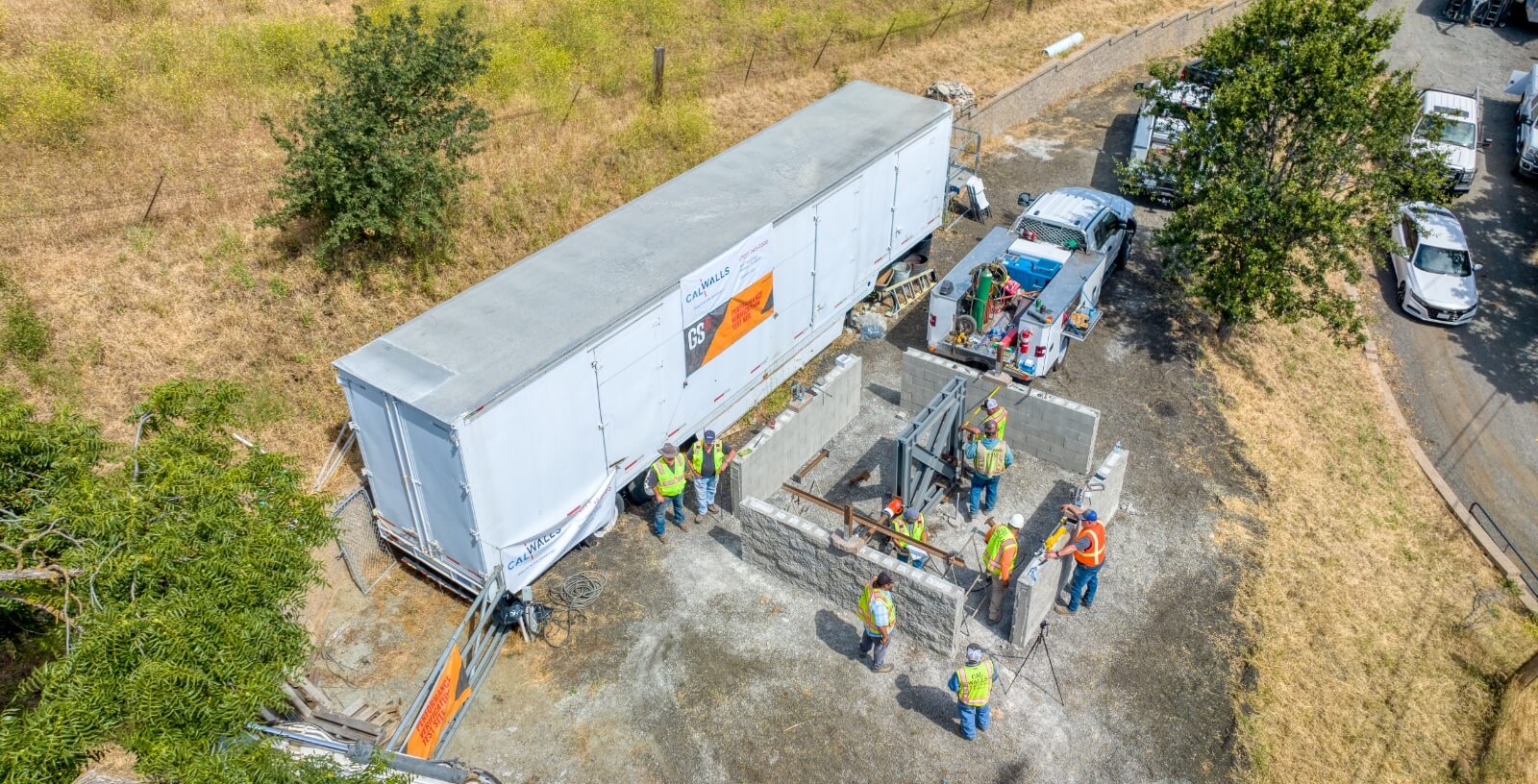 workers construction wall